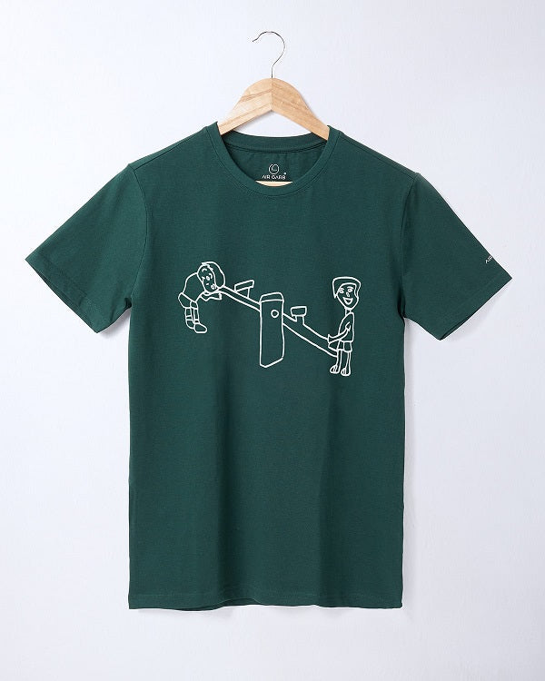 Soft cotton unisex t-shirt with colorful print for casual fashion-0